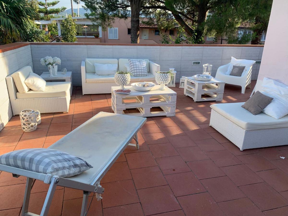 Portorosa Sfondo Bianco Villa ฟูร์นารี ภายนอก รูปภาพ