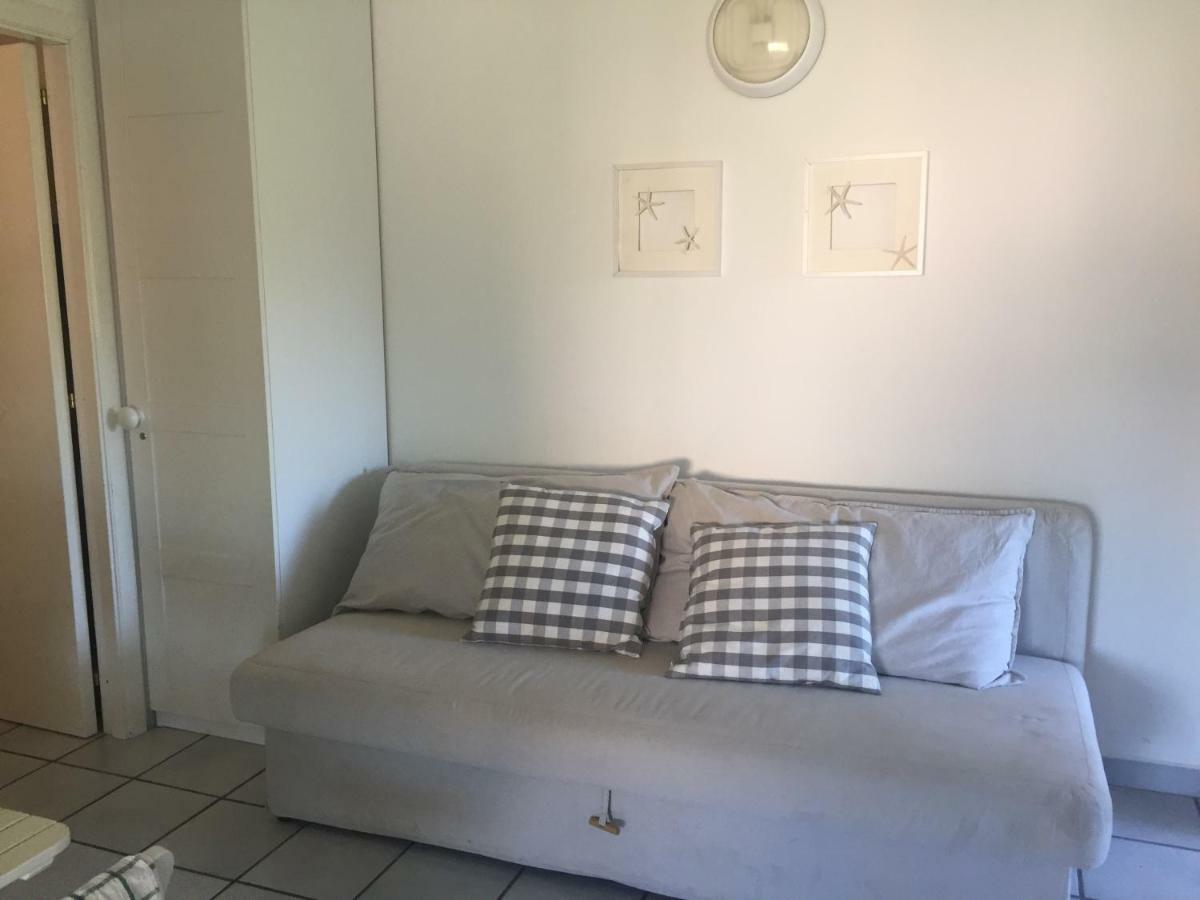Portorosa Sfondo Bianco Villa ฟูร์นารี ภายนอก รูปภาพ
